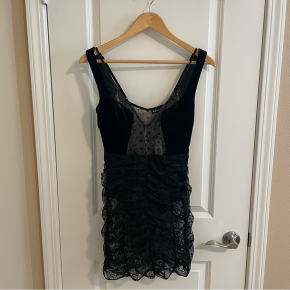NWT For Love and Lemons Jourdan Mini Dress in Black Lace Velvet Size Small - Picture 6 of 14